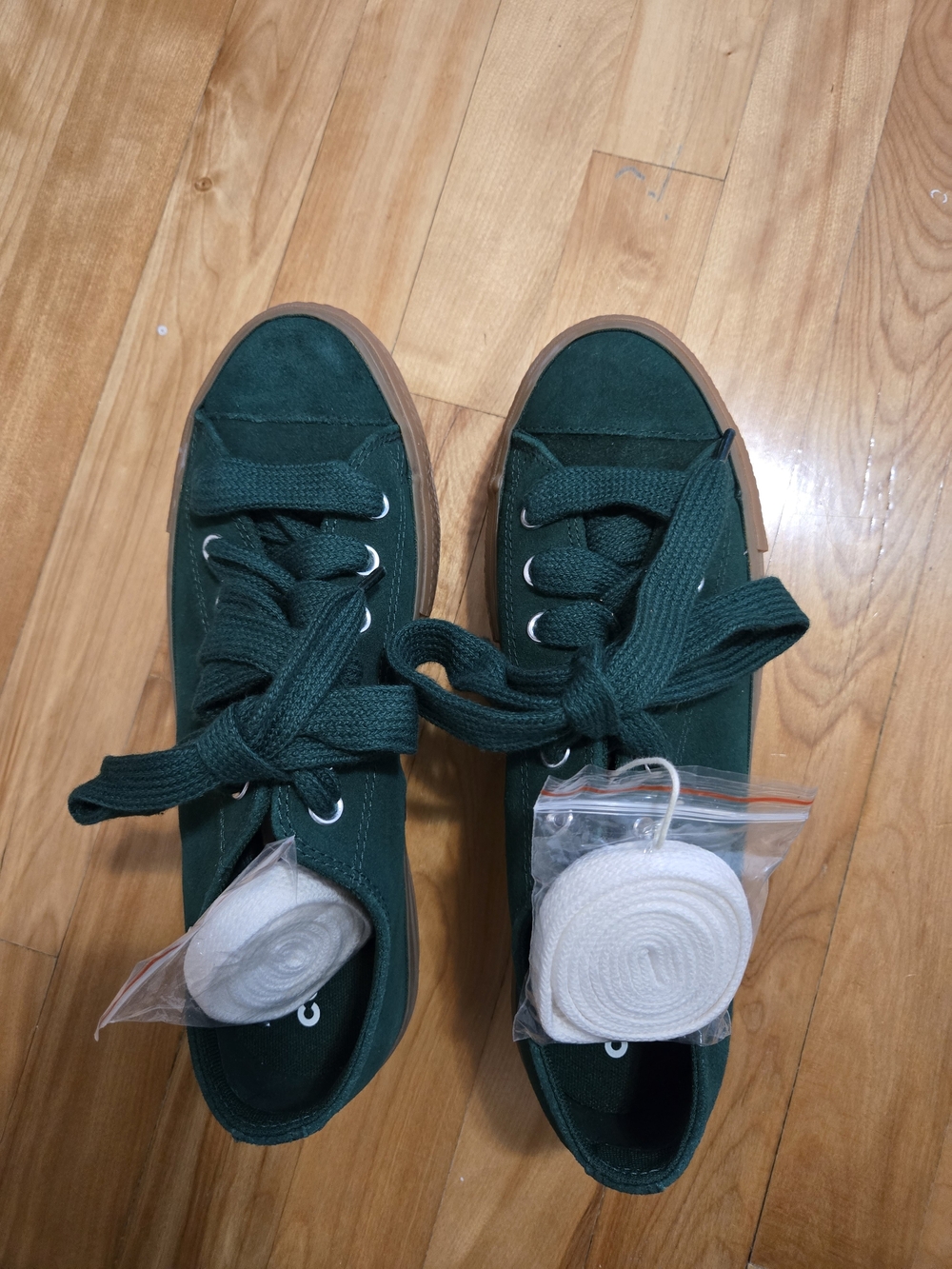 Women's Low-Top Sneakers in Forest Green with Gum Sole